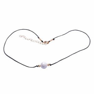 Howlit bílý korálek náhrdelník bavlněná šňůrka - délka cca 39 cm
