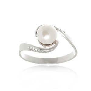 Stříbrný prsten se sladkovodní perlou a zirkony STRP0415F