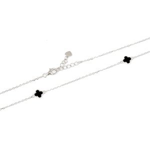 Dámský stříbrný náhrdelník čtyřlístek s onyxem STNAH177F