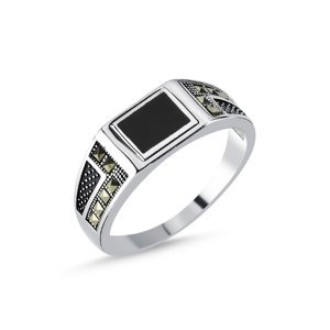 OLIVIE Pánský stříbrný prsten MARKAZIT 8206 Velikost prstenů: 10 (EU: 62-64) Ag 925; ≤4,8 g.