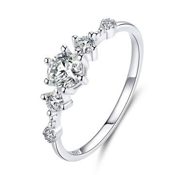 OLIVIE Stříbrný zásnubní prsten 4122 Velikost prstenů: 7 (EU: 54 - 56) Ag 925; ≤1,2 g.