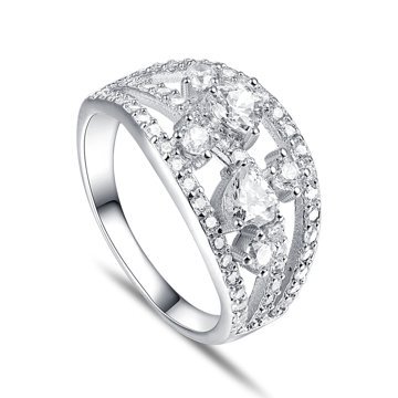 OLIVIE Stříbrný široký prsten CHLOE 4256 Velikost prstenů: 6 (EU: 51 - 53) Ag 925; ≤3,6 g.