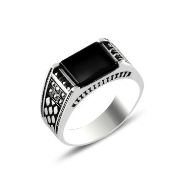 OLIVIE Pánský stříbrný prsten ONYX 5704 Velikost prstenů: 10 (EU: 62-64), Pohlaví: Pánské Ag 925; ≤7 g.