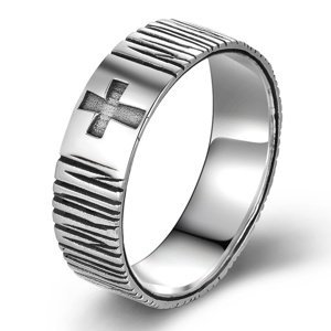 OLIVIE Pánský stříbrný prsten KŘÍŽ 5880 Velikost prstenů: 11 (EU: 65-67) Ag 925; ≤3,7 g.