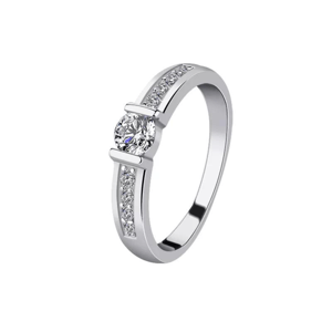 OLIVIE Stříbrný zásnubní prsten 7207 Velikost prstenů: 5 (EU: 49-50) Ag 925; ≤2,2 g.