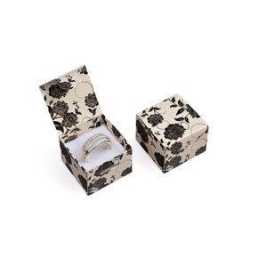 JKBOX Krémová papírová krabička na prsten nebo náušnice Black flower IK019