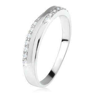 Prsten ze stříbra 925, šikmý pás mezi zirkonovými liniemi - Velikost: 50