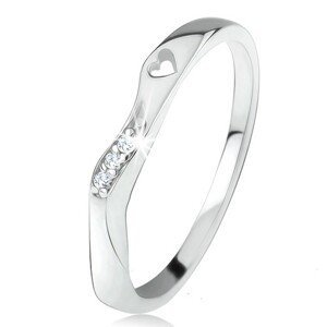 Stříbrný 925 prsten, zvlněná ozdobná část, výřez ve tvaru srdíčka, čiré zirkonky - Velikost: 55