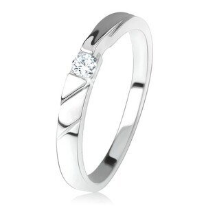 Lesklý prsten, čirý zirkon uprostřed, ozdobné výřezy, stříbro 925 - Velikost: 51