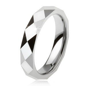 Wolframový prsten ocelově šedé barvy, geometricky broušený povrch - Velikost: 51