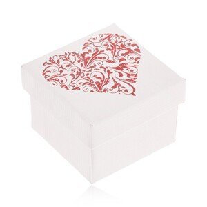 Dárková krabička bílé barvy, třpytivé červené srdce z lístků