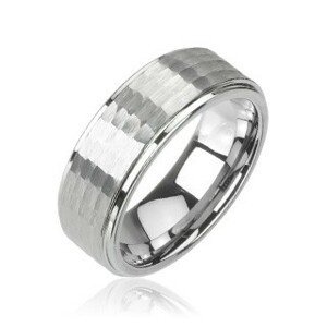 Prsten z wolframu stříbrné barvy, broušený vzor, 8 mm - Velikost: 57