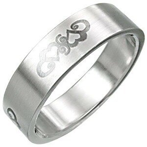 Ocelový prsten se srdíčkovým ornamentnem - Velikost: 57