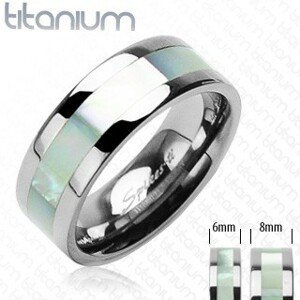 Titanový prsten stříbrné barvy s perleťovým pruhem uprostřed - Velikost: 63