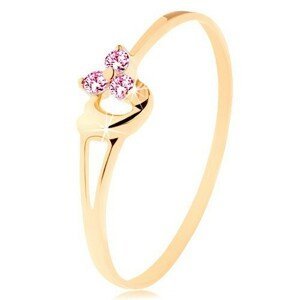 Prsten ze žlutého 14K zlata - tři růžové zirkonky, asymetrické vypouklé srdce - Velikost: 60