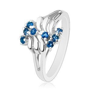 Lesklý prsten, stříbrný odstín, vlnky, kulaté blýskavé zirkony, cik-cak vzor - Velikost: 54, Barva: Světlemodrá