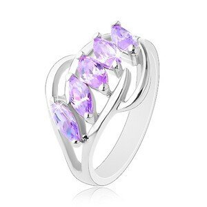 Prsten ve stříbrném odstínu, světle fialová zirkonová zrnka, lesklé oblouky - Velikost: 49