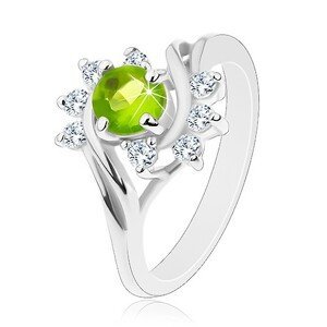 Lesklý prsten se stříbrnou barvou, oblouky z čirých zirkonů, světle zelený zirkon - Velikost: 51