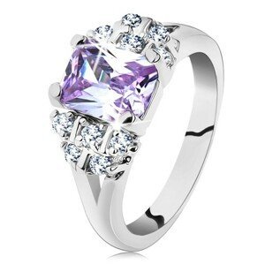 Prsten ve stříbrném odstínu s rozvětvenými rameny, světle fialový zirkon - Velikost: 53