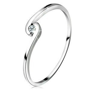 Prsten z bílého zlata 14K - kulatý čirý diamant mezi zahnutými rameny - Velikost: 52
