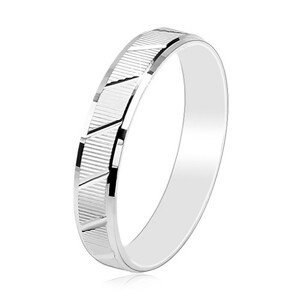 Prsten ze stříbra 925, vroubkovaný povrch, lesklé šikmé zářezy, 4 mm - Velikost: 65