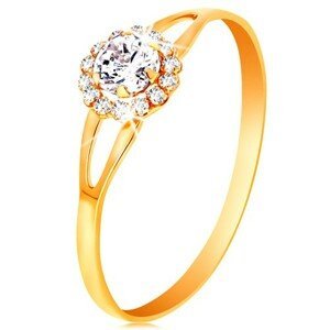 Prsten ve žlutém 14K zlatě - zářivý kvítek z čirých zirkonů, výřezy na ramenech - Velikost: 54