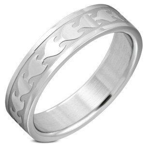 Prsten z chirurgické oceli ve stříbrném odstínu - lesklý vyřezávaný plamen, 6 mm - Velikost: 56