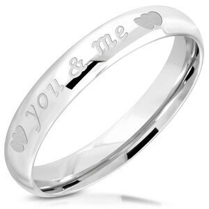 Lesklý prsten z oceli 316L - nápis "you & me", dvojice symetrických srdíček, 3,5 mm - Velikost: 47