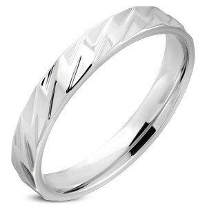 Prsten stříbrné barvy z chirurgické oceli - lesklé kosodélníky, 4 mm - Velikost: 52