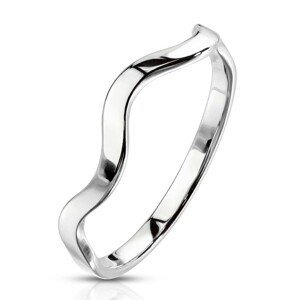 Ocelový prsten stříbrné barvy - motiv vlnky, úzká lesklá ramena - Velikost: 59