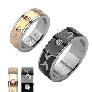 Ocelový prsten - gravírovaný snubní prsten se zirkonem - Velikost: 64