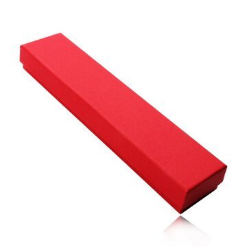 Červená podlouhlá krabička na řetízek nebo náramek, matný rýhovaný povrch
