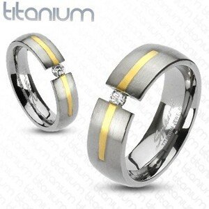 Titanový stříbrný prsten - zlatý proužek, zirkon - Velikost: 66