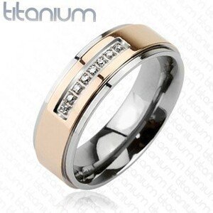 Prsten z titanu růžovozlaté barvy s řadou zirkonů - Velikost: 54