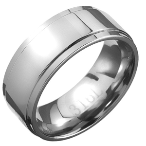 Ocelový prsten - stříbrná obroučka se středovým pásem - Velikost: 62