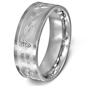 Prsten z chirurgické oceli - keltský uzel na matném stříbrném pozadí - Velikost: 57