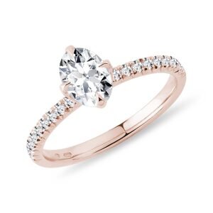 Prsten s oválným diamantem a brilianty v růžovém zlatě KLENOTA