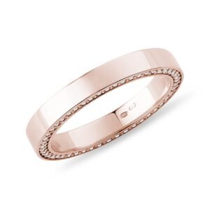 Snubní prsten s postranními diamanty v růžovém zlatě KLENOTA