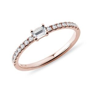 Prsten s emerald i kulatými diamanty v růžovém zlatě KLENOTA