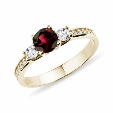 Zlatý prsten s granátem a čirými diamanty KLENOTA