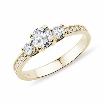 Luxusní zásnubní prsten s diamanty ve žlutém zlatě KLENOTA