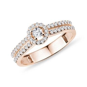 Zásnubní prsten z růžového zlata a briliantů KLENOTA