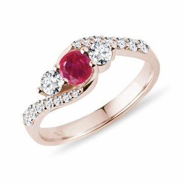 Prsten z růžového zlata s rubínem a diamanty KLENOTA