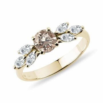 Úchvatný prsten s champagne diamantem ve žlutém 14k zlatě KLENOTA