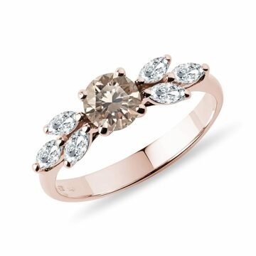 Úchvatný prsten s champagne diamantem v růžovém 14k zlatě KLENOTA