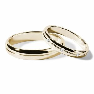 Sada snubních drážkových prstenů s diamanty ve žlutém zlatě KLENOTA