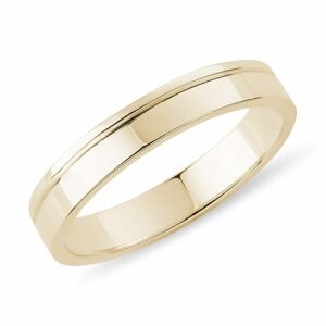 Pánský snubní prsten s drážkou ve žlutém zlatě KLENOTA