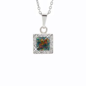 Stříbrný náhrdelník se zeleno měnivým opálem a krystaly Swarovski Elements čtverec Vitrail Medium Opal,Stříbrný náhrdelník se zeleno měnivým opálem a