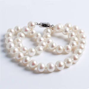 Royal Fashion Luxusní náhrdelník se sladkovodními perlami vysoké kvality 4A (AAAA) a stříbrným rhodiovaným zapínáním Délka: 50 cm