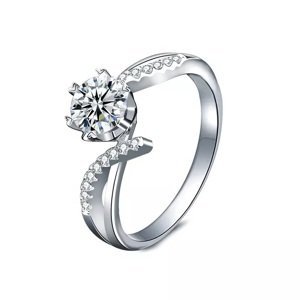 Royal Fashion stříbrný prsten HA-XJZ004-SILVER-MOISSANITE-ZIRCON Velikost: 7 (EU: 54-56)